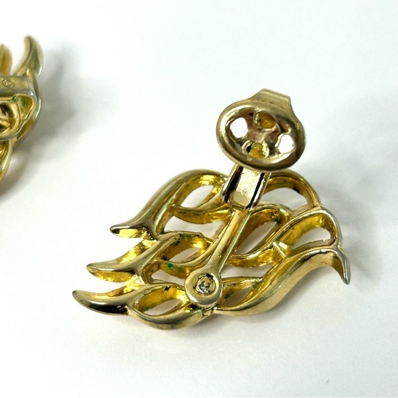 Vintage Signed Crown Trifari Gold Tone Clip On Earrings - Picture 7 of 11